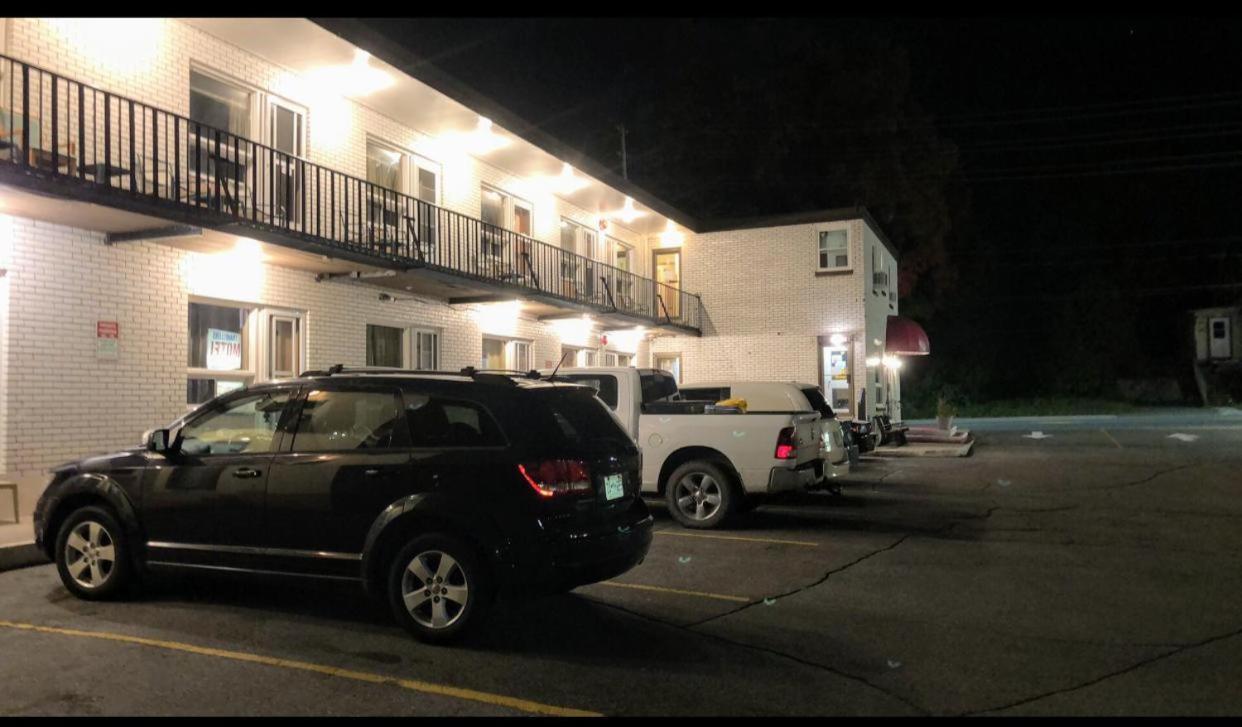 Traveller'S Motel Parry Sound Extérieur photo